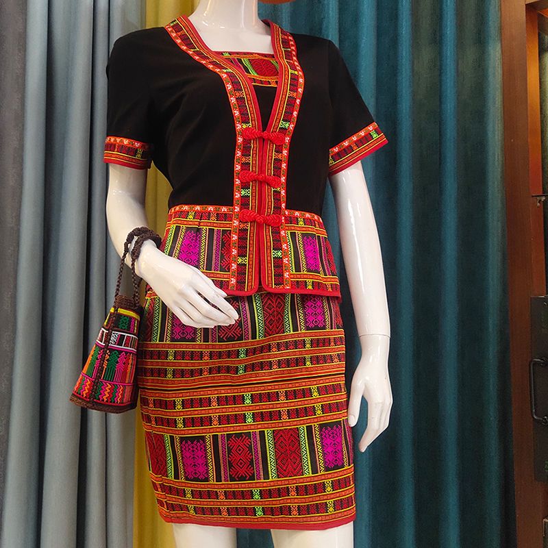 Trajes de Minorias Étnicas: Ve - Ethnic Dress Fashion Show avaliação e preço